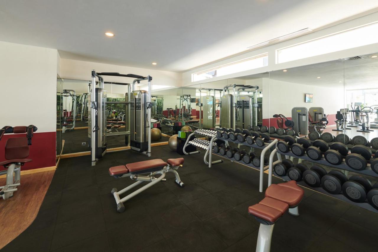 Eastin Grand Hotel Saigon Ho Chi Minh City Bagian luar foto The gym at the hotel