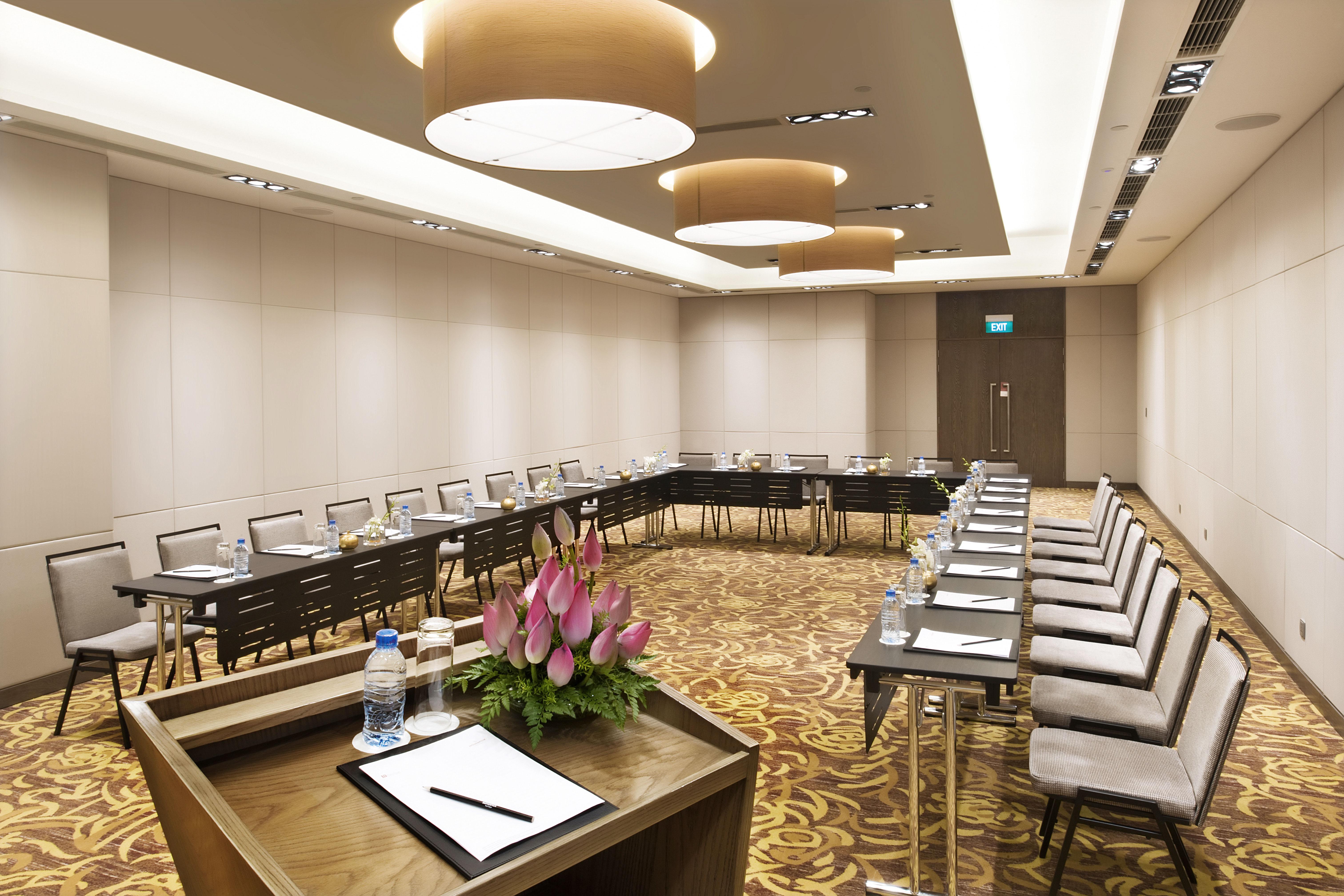 Eastin Grand Hotel Saigon Ho Chi Minh City Bagian luar foto Meeting room