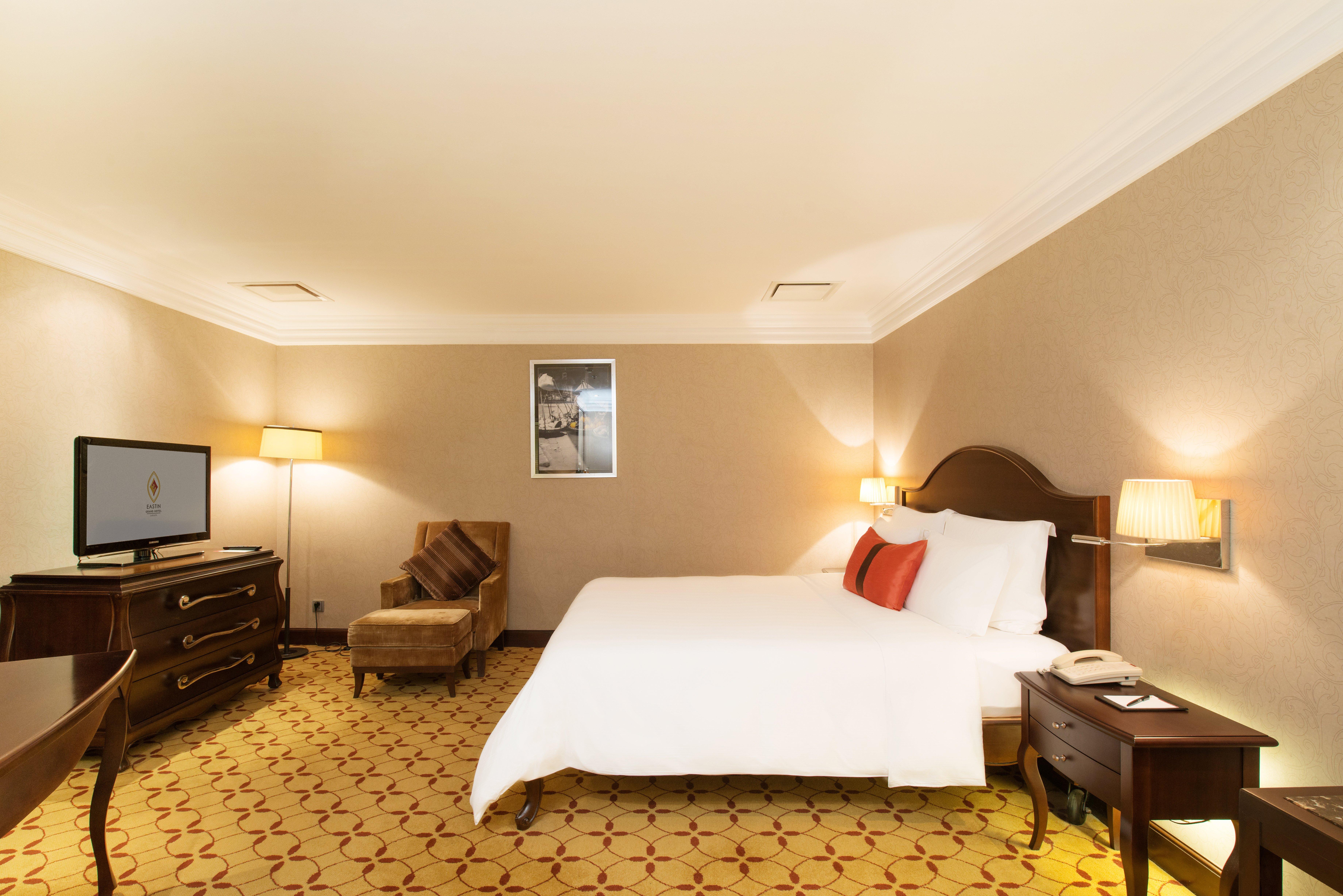 Eastin Grand Hotel Saigon Ho Chi Minh City Bagian luar foto A room at the hotel