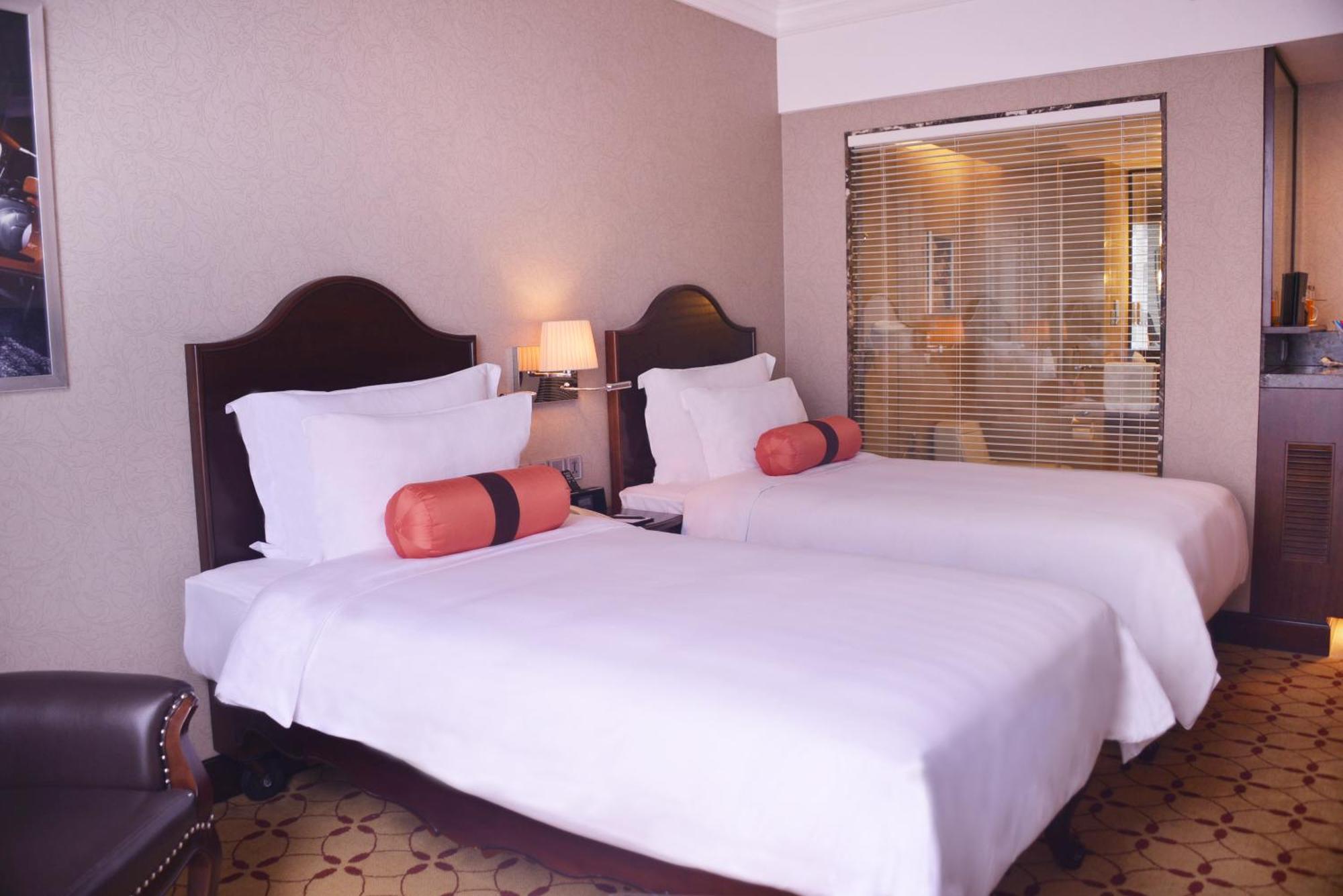 Eastin Grand Hotel Saigon Ho Chi Minh City Bagian luar foto Deluxe Room