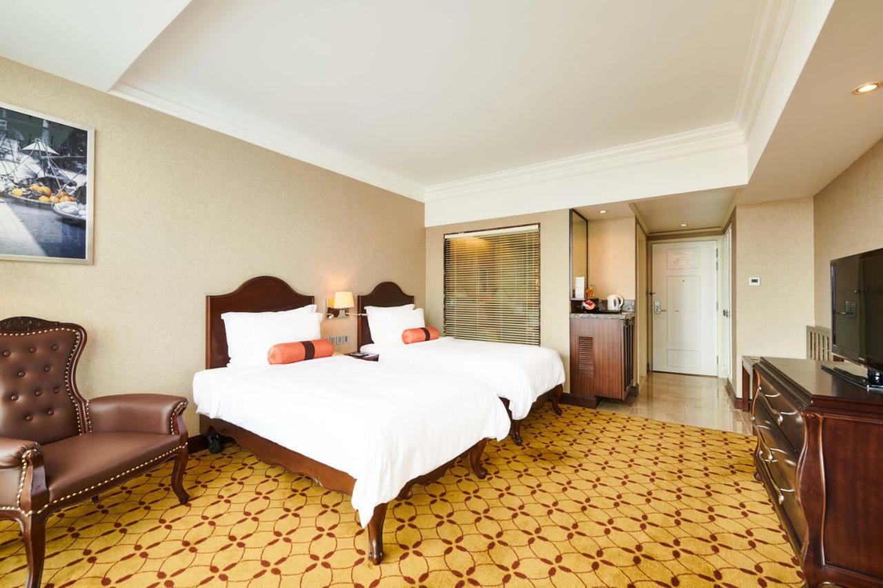 Eastin Grand Hotel Saigon Ho Chi Minh City Bagian luar foto Deluxe Room