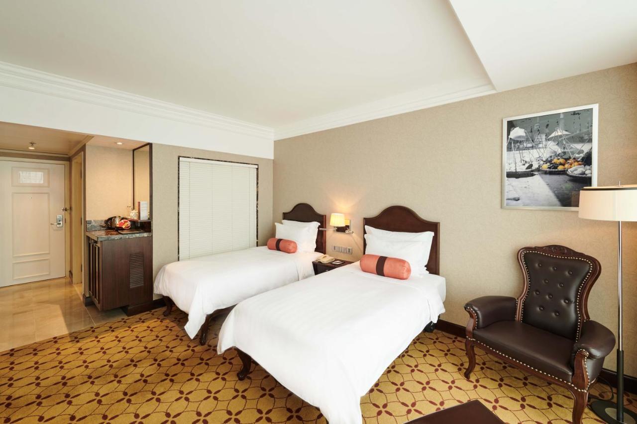 Eastin Grand Hotel Saigon Ho Chi Minh City Bagian luar foto Deluxe Room
